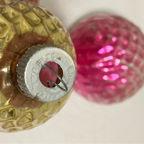 Vintage Shiny Brite Waffle Golf Ball Pink Ombre Christmas Ornaments Lot of 2 - Picture 5 of 6